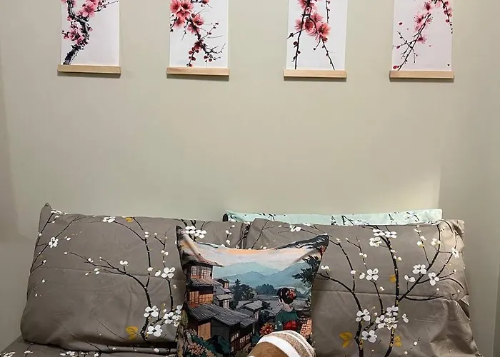 公寓 Japan Vibe Near Ayala Feliz Mall 2br 55sqm With Veranda Netflix Prime Hbo Max Pool 马尼拉